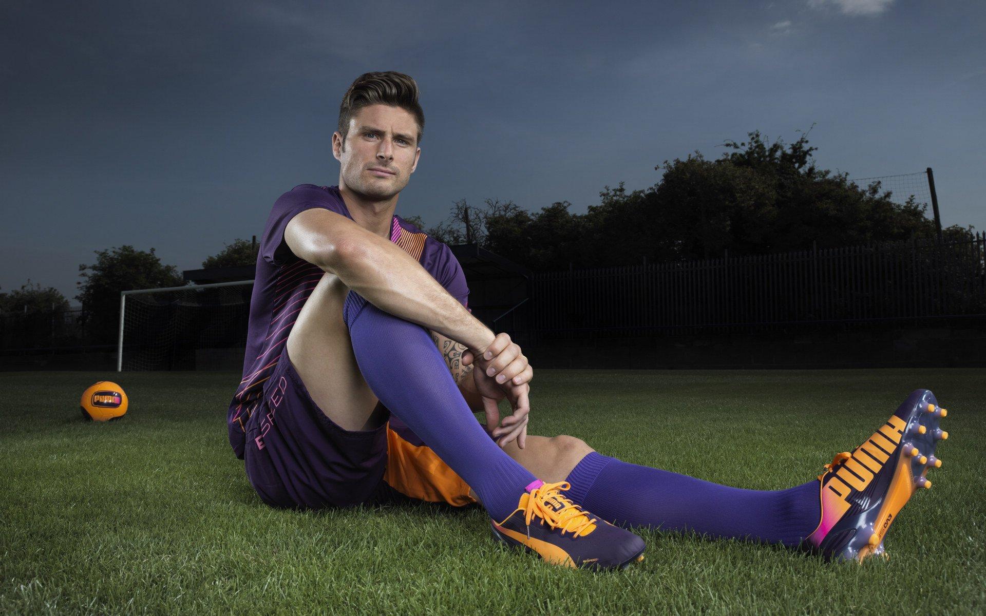 罗家双胞胎闪耀俱乐部联赛 携手征战绿茵场指日可待