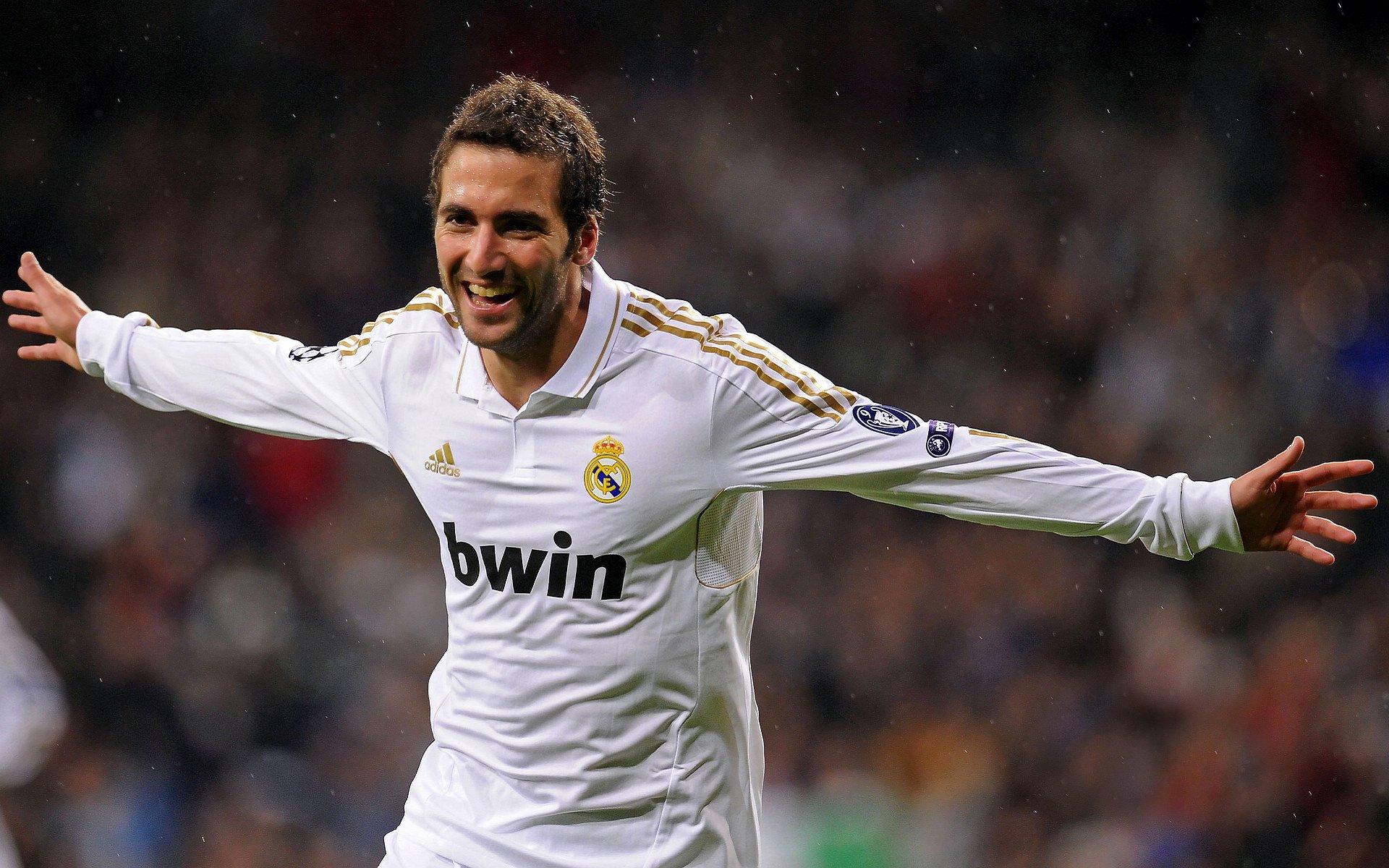 德甲新星引豪门瞩目，赫塔小将艾希霍恩被比作克罗斯，曼联等多队